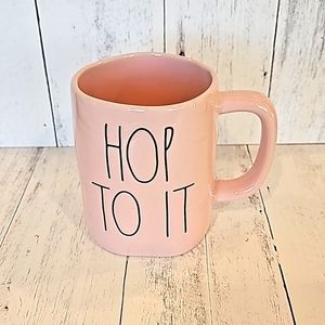 RAE DUNN HOP TO IT MUG